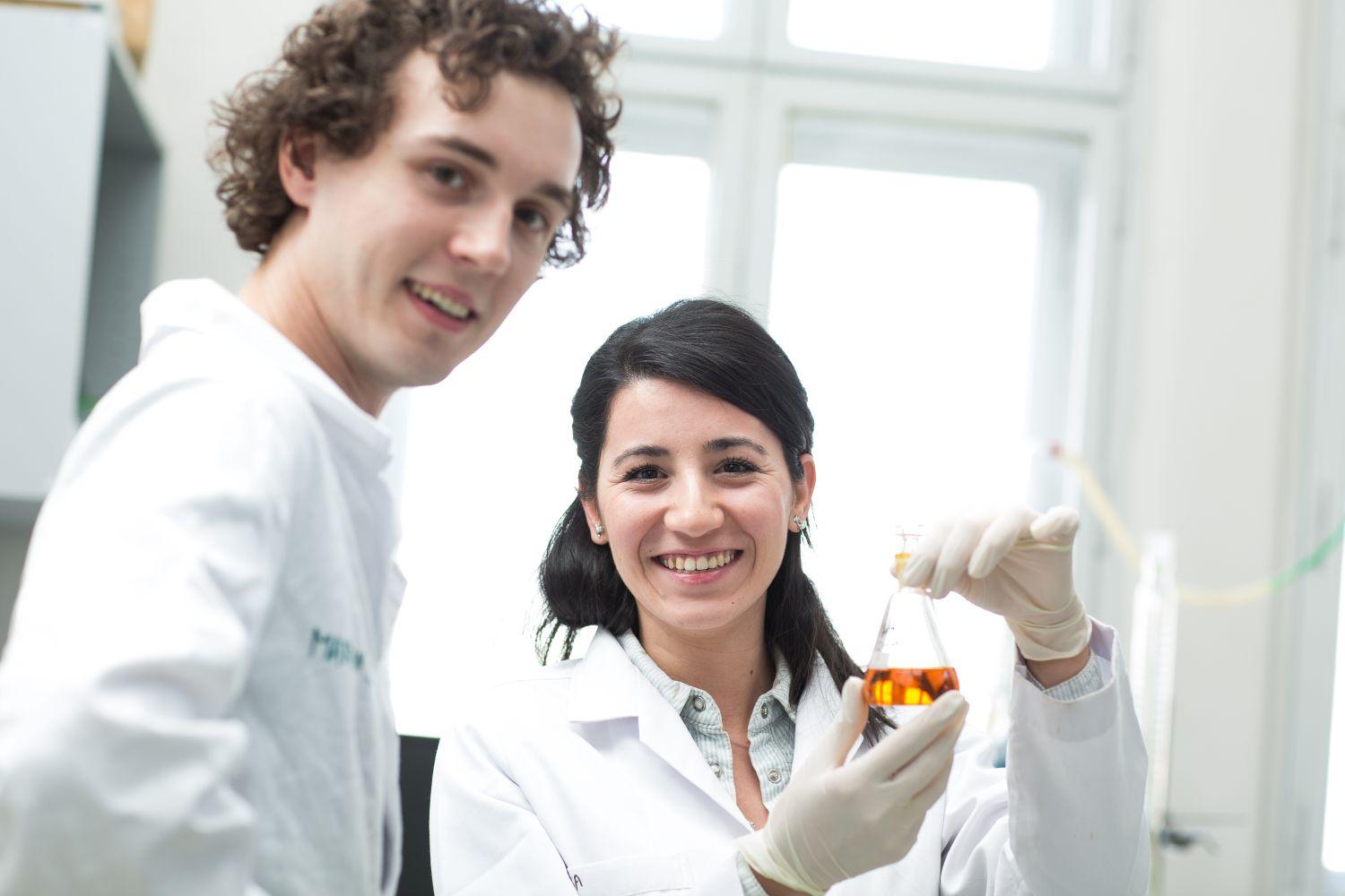 UCT Prague_Students in Labs 6