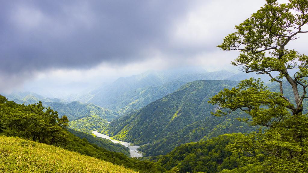valleys-around-mt-tanazawa_53290401150_l